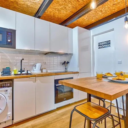 Portucale ! Ajuda Mezzanine Διαμέρισμα *